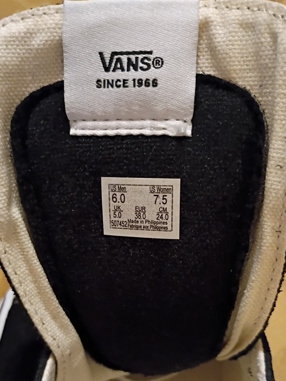 VANS Black and Blue Skulls Sk8-Hi Women's 7.5 Men's 6.0 - Picture 7 of 12